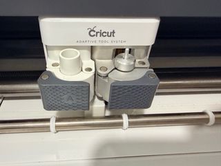 Cricut Maker 3 usada dos veces. Cuchillas nuevas