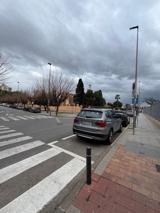Se alquila local diáfano en san Antón