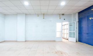 Se alquila local diáfano en san Antón