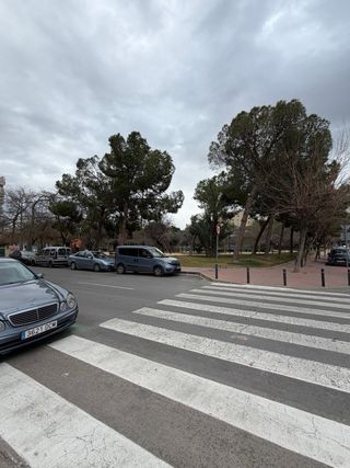 Se alquila local diáfano en san Antón