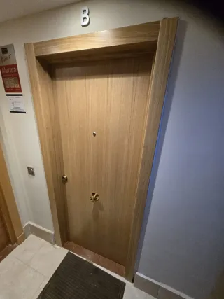 Instalador de puertas,puerta de entrada,de paso