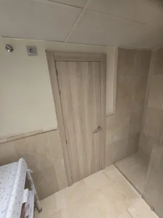 Instalador de puertas,puerta de entrada,de paso