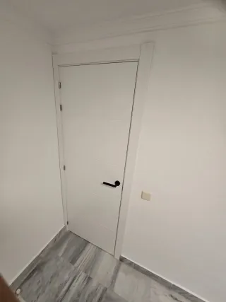 Instalador de puertas,puerta de entrada,de paso