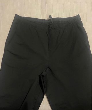Pantalón negro Zara