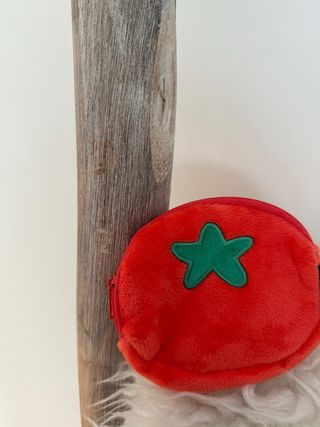 Monedero peluche tomate
