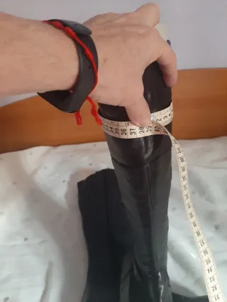 Botas altas de piel negras