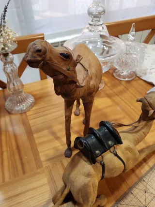 Camello Decorativo de Piel
