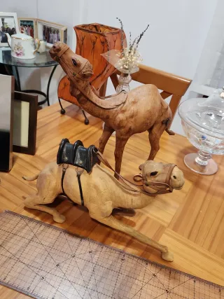 Camello Decorativo de Piel