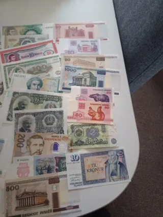 32 Billetes de Europa - Circulados