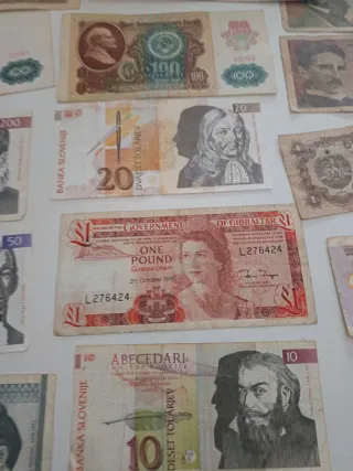 32 Billetes de Europa - Circulados