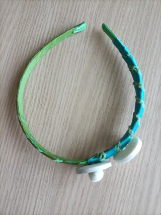 Diadema infantil hecha a mano