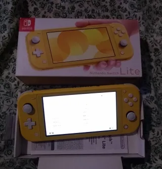 Nintendo Switch Lite Amarilla