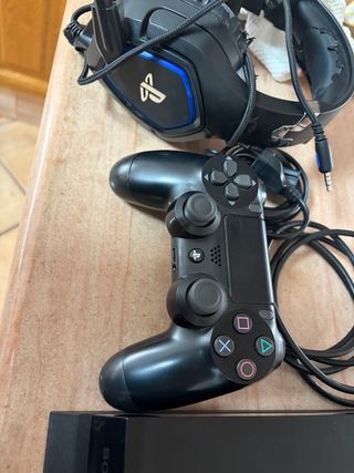 PS4 (PlayStation 4) Negra con Logo Razer