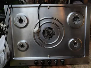 Cocina de gas Balay 4 fuegos