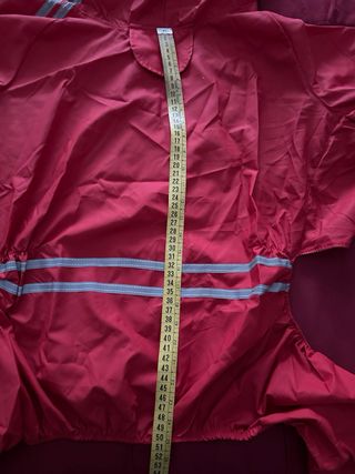 Chubasquero Perro Rojo Talla 4xl. Medidas en fotos