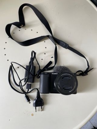 Cámara Sony ZV-E10 + Lente 16-50mm
