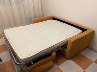 Sofá-cama 1,35m, colchón Flex, cojines incluidos.