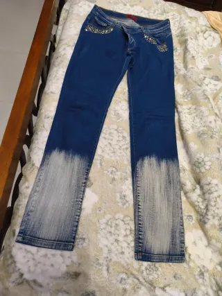 Jeans donna con strass e sfumatura