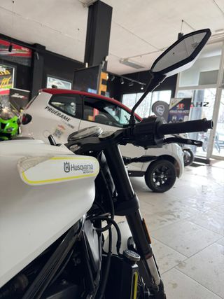 HUSQVARNA VITPILEN 401