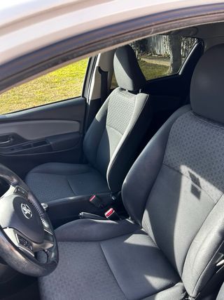 Toyota Yaris 1.0 VVT-i Active 2015
