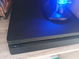 Ps4 PlayStation 4 Slim 1TB + mando + 8 Juegos