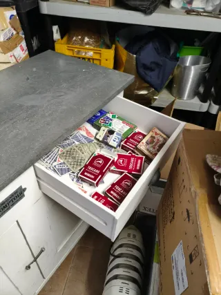 Mobile Dispensa Francese Bianco, ex mobile di Bar