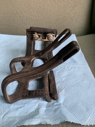 Ganchos para pedais de bicicleta