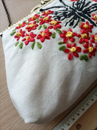 Bolso de fiesta bordado mariposa