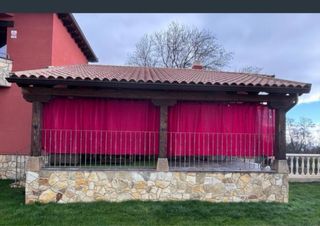 Cortinas rojas para exterior e interior