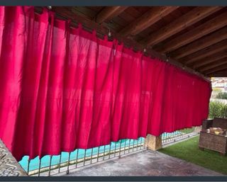Cortinas rojas para exterior e interior