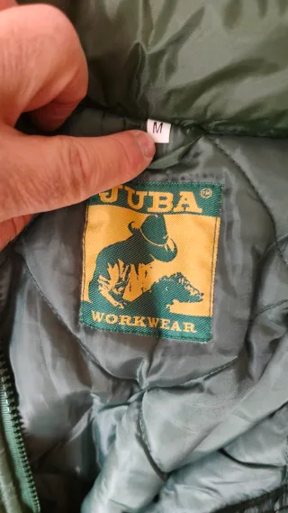 Chaqueta impermeable acolchada JUBA verde