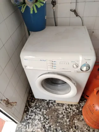 Lavadora Candy y y nevera beko