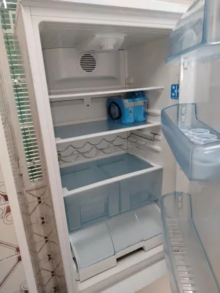 Lavadora Candy y y nevera beko