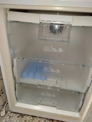 Lavadora Candy y y nevera beko