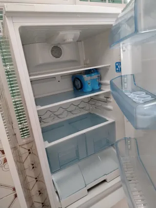 Lavadora Candy y y nevera beko