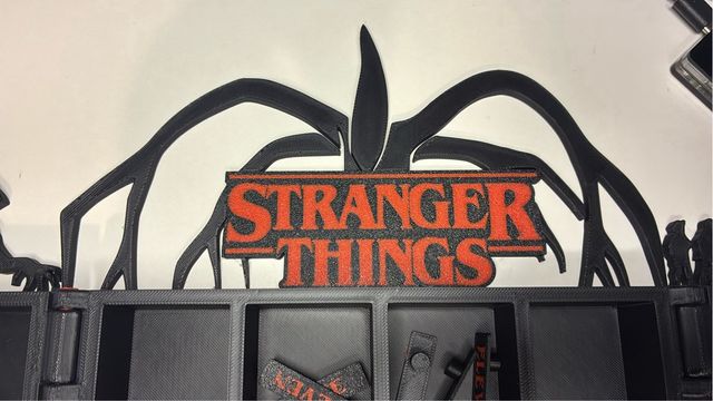 Expositor Stranger Things Kinder