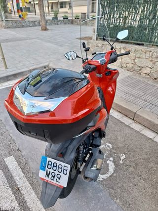 Scooter Honda SH 125i Topbox