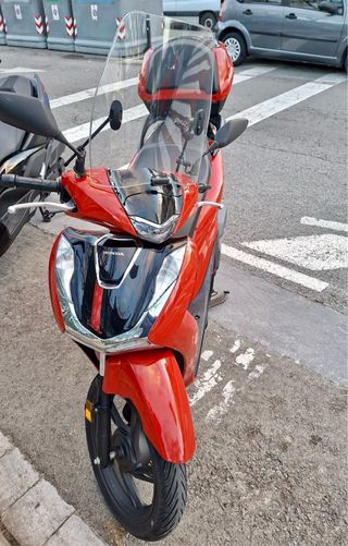 Scooter Honda SH 125i Topbox