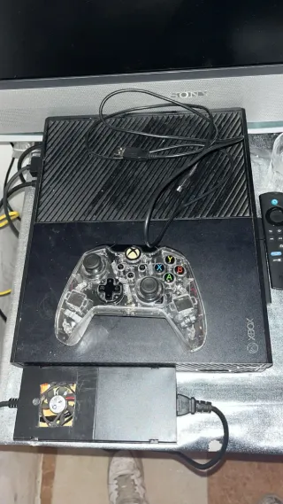 Xbox One Negra + Mando Transparente