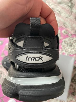 Balenciaga Track Led Sneakers Negras y Plateadas