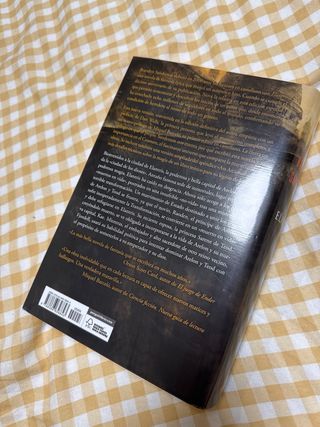 Elantris / Elantris: Author's Definitive Edition