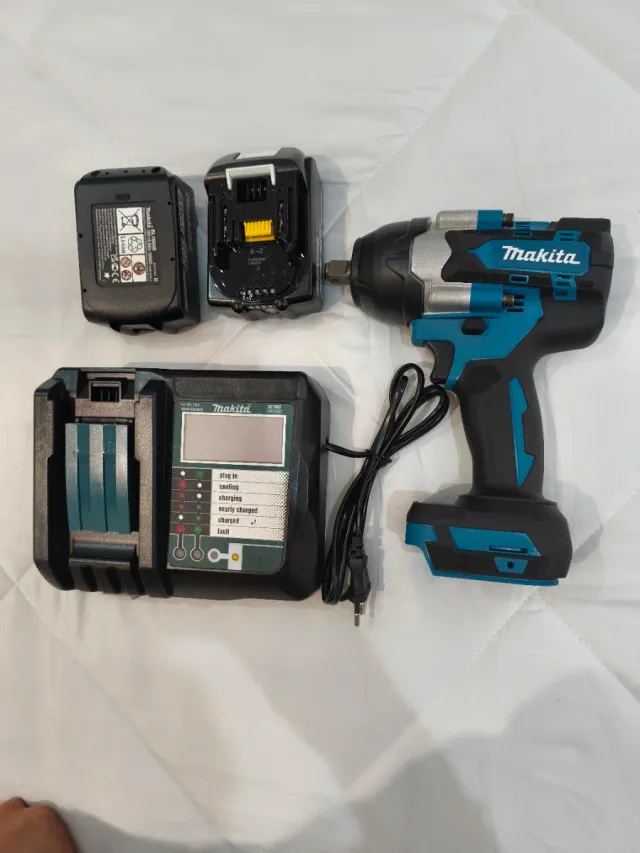Pistola de impacto Makita DTW700 a estrenar