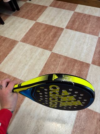 Pala adidas ROCPRO CTRL Y PALA BULLPADEL INDIGA W