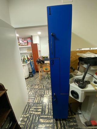 Armadietti in legno con griglia