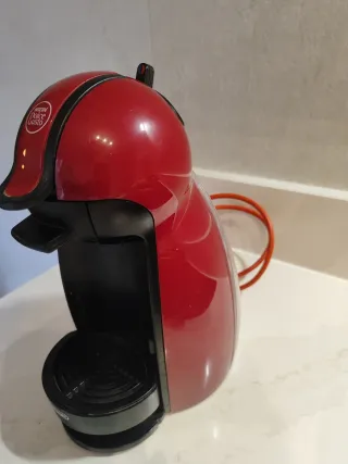 Cafetera De'Longhi Nescafé Dolce Gusto Roja