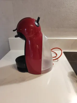 Cafetera De'Longhi Nescafé Dolce Gusto Roja