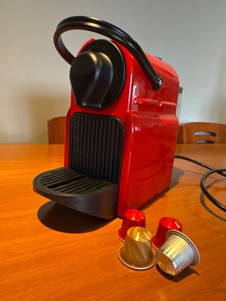 Cafetera Nespresso Roja