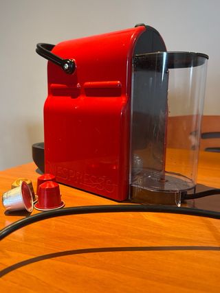 Cafetera Nespresso Roja
