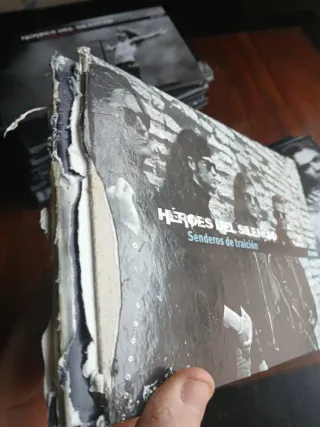 Libros CD Héroes del Silencio y Bunbury