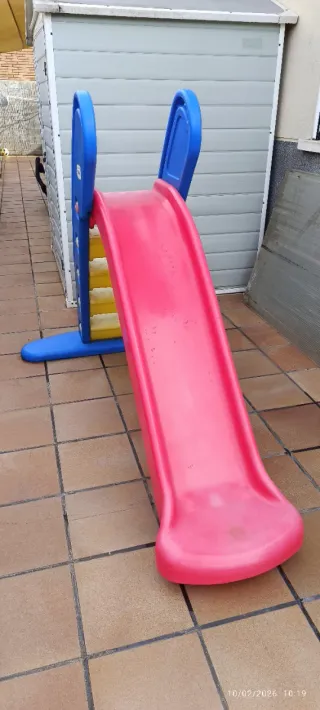 Tobogán infantil.